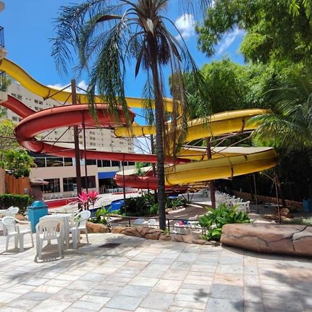 Golden Dolphin Gd - Suite 4 Adultos E 1 Crianca Ate 5 Anos Caldas Novas Exterior photo
